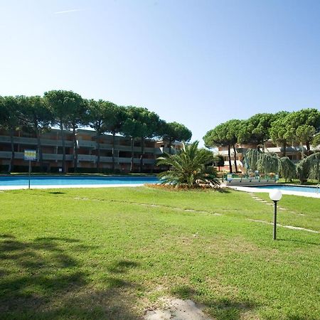 Solarium/Piscina Villa Bibione Exteriör bild